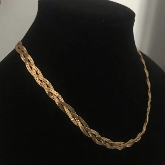 Sparkling Plaited Flat Gold Chains Necklace - Picture 4 of 10